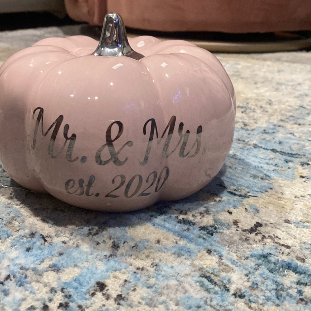 Mr & Mrs 2020 pumpkin
